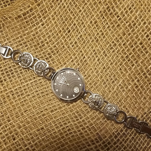 Designer Watch - Picture 3 of 11